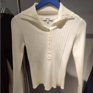 Only Off-White Ribbed V-Neck Sweater